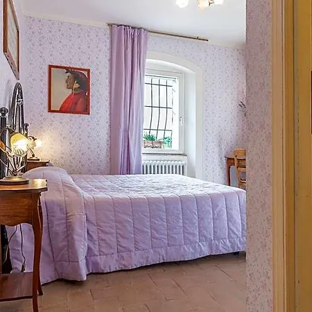 La Casa Medioevale Acomodação com café da manhã  3*